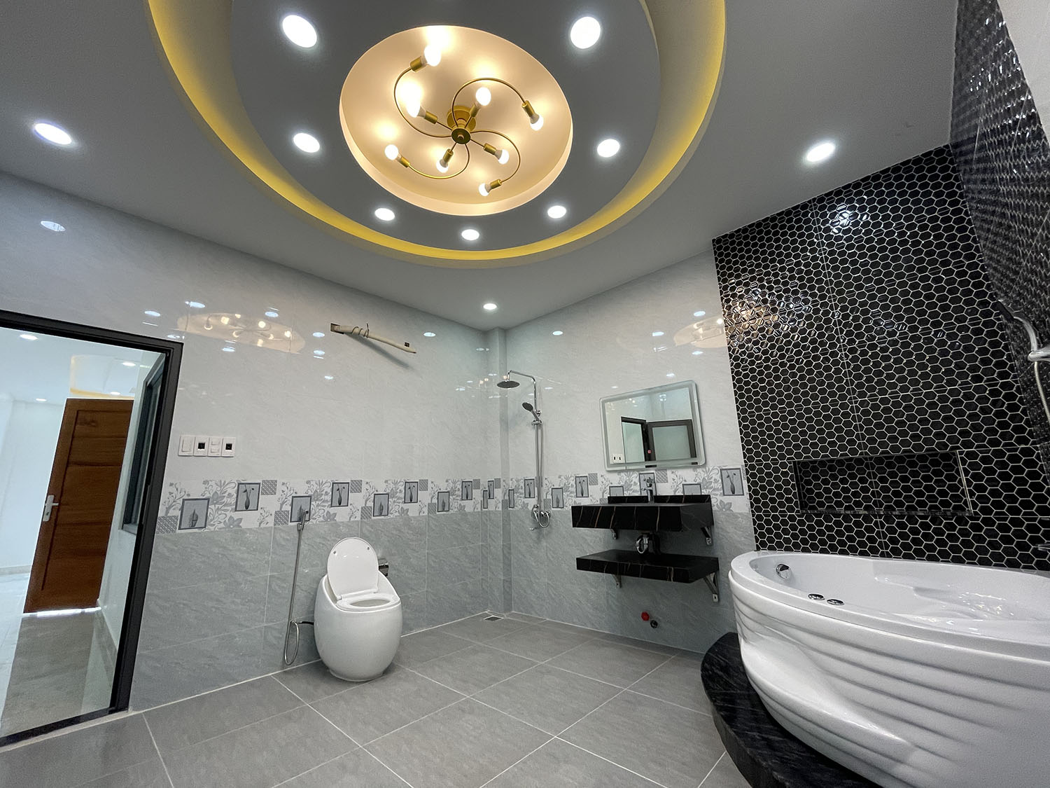 Bán nhà Đường Nguyễn Trọng Tuyển, Quận Phú Nhuận Tuyệt phẩm 4 lầu t.kế Cổ Điển PARIS PHÁP, hẻm ôtô